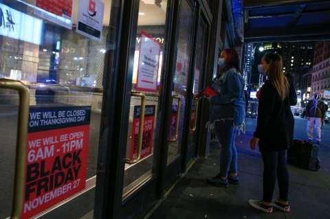 Black Friday: en el mundo alientan a comprar en las tiendas locales