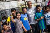 Trezeguet promueve candidatura de París 2024 jugando con niños en Perú