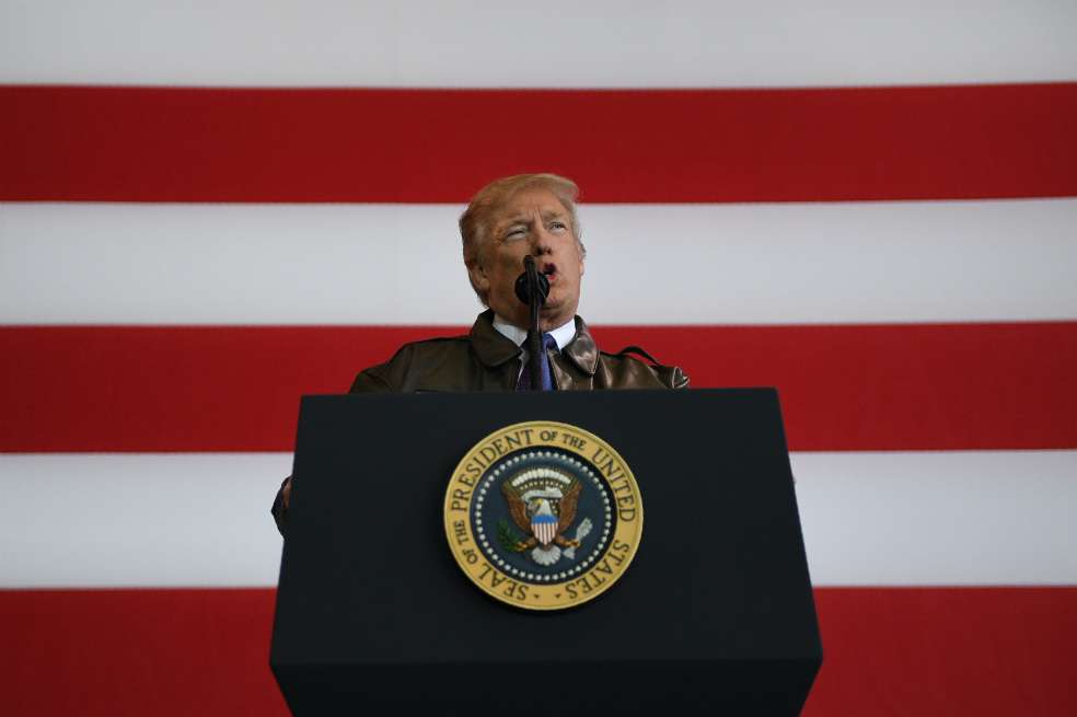 El 53% de los interrogados opina que el liderazgo de Estados Unidos en el mundo es más débil desde que Donald Trump llegó a la presidencia. / AFP