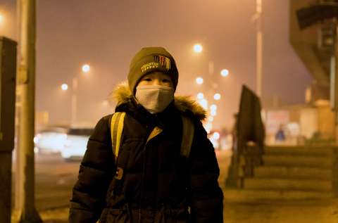 Más de 100 niños mueren al día por la contaminación atmosférica en Asia