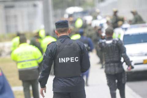 Imputan a cinco dragoneantes del Inpec por red de extorsión desde cárcel de Cómbita