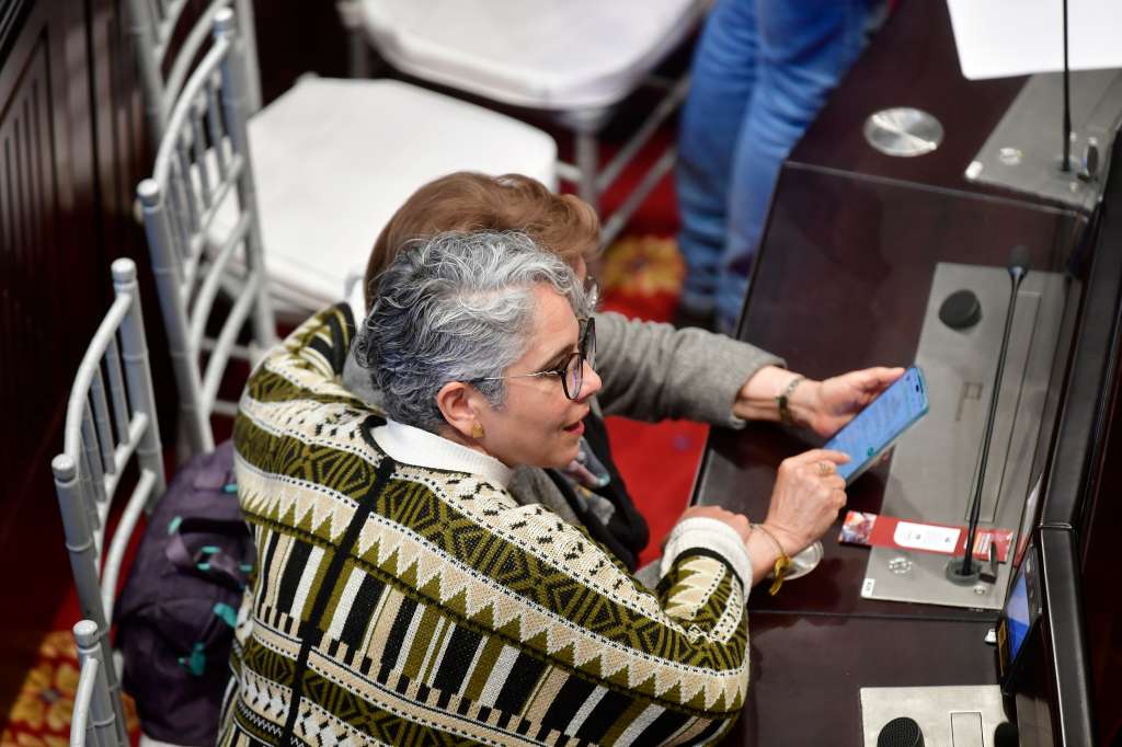 María José Pizarro y Aida Avella senadoras, en la sesión del Congreso donde se conmemora el Día Nacional de Víctimas del conflicto.