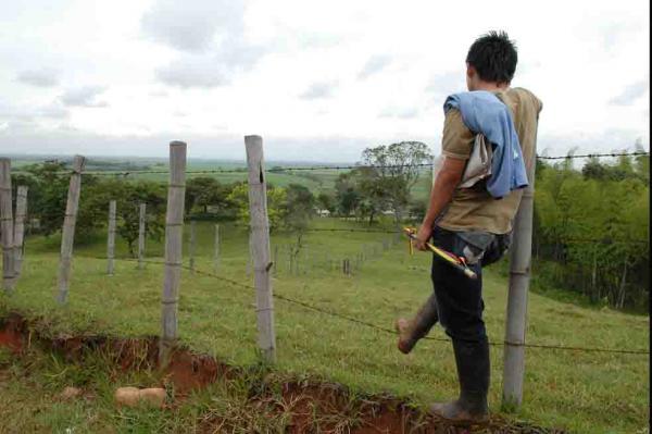 La víctima, identificada como Luis Humberto Giraldo Morales, fue presentada como un guerrillero conocido con el alias de 'Yupi'. /Fotoreferencia