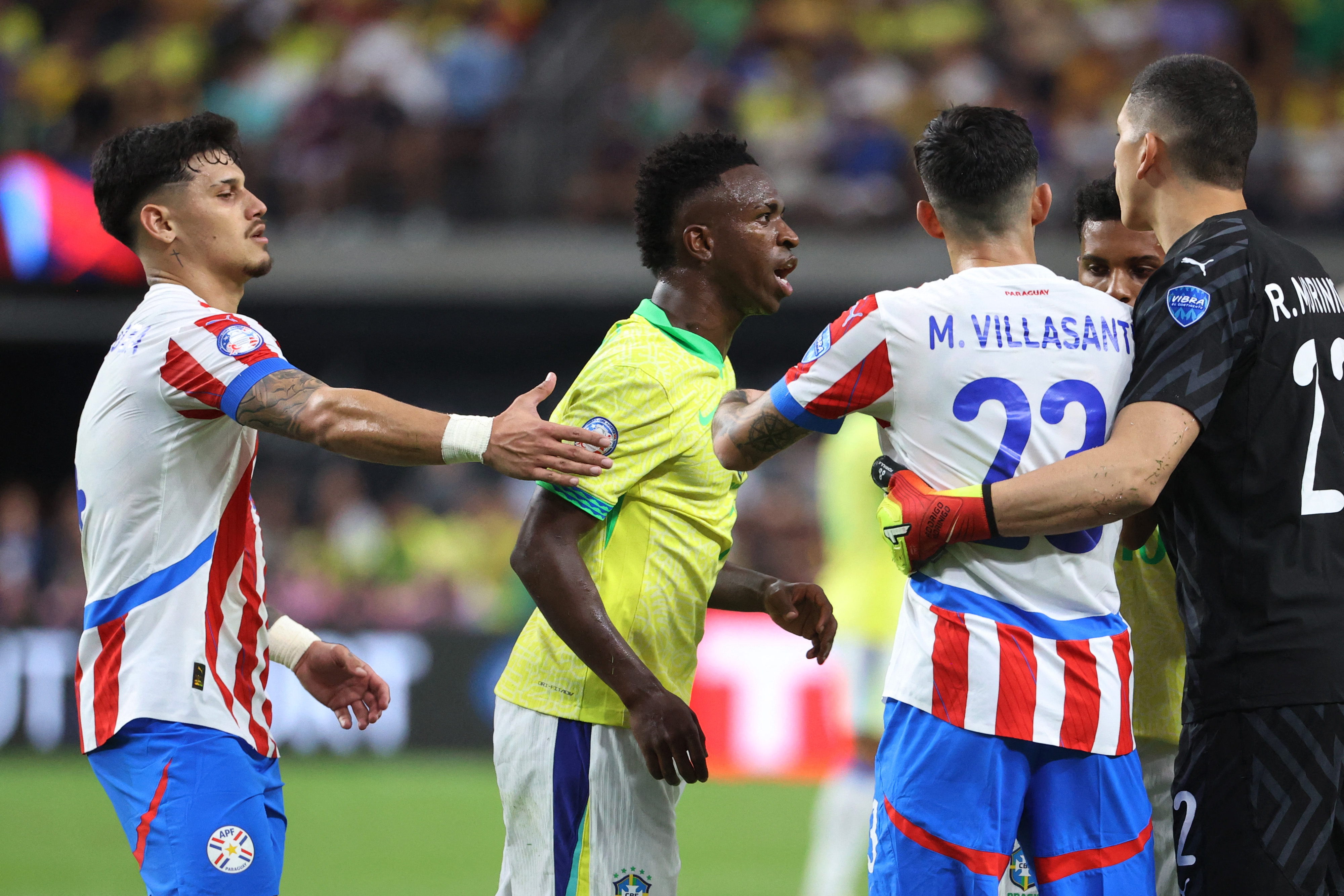 Vinícius Jr., protagonista del partido entre Brasil y Paraguay.