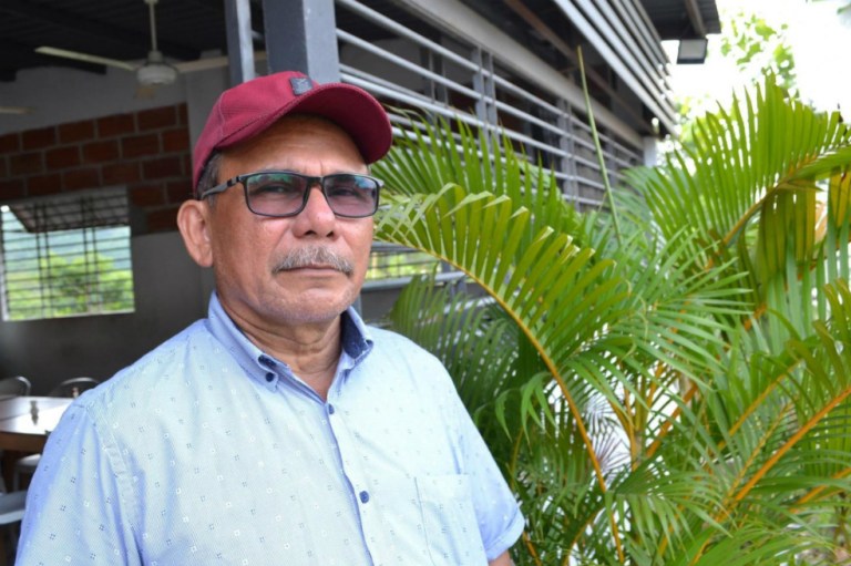 Líder en doble riesgo: está amenazado y su carro blindado se quedó sin frenos
