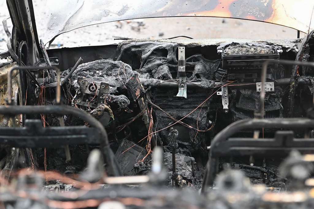 Belgorod (Russian Federation), 16/03/2024.- A handout picture made available by the Mayor of Belgorod City Valentin Demidov via Telegram shows a damaged vehicle following a shelling in downtown Belgorod, Russia, 16 March 2024. According to the local governor, at least three people died as a result of a Ukrainian attack on the regional center. Eight rockets were shot down by the air defense system, he added. (Rusia, Ucrania) EFE/EPA/BELGOROD MAYOR HANDOUT MANDATORY CREDIT HANDOUT EDITORIAL USE ONLY/NO SALES HANDOUT EDITORIAL USE ONLY/NO SALES