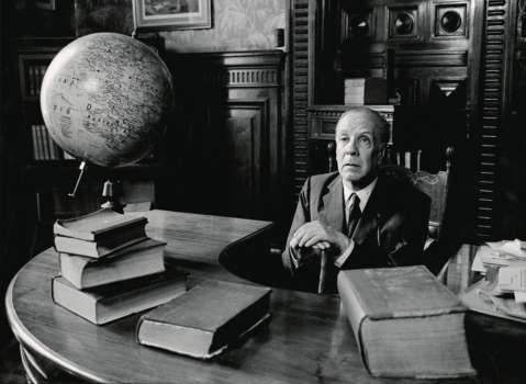 Borges, 40 años después: el escritor que hizo del mundo una biblioteca