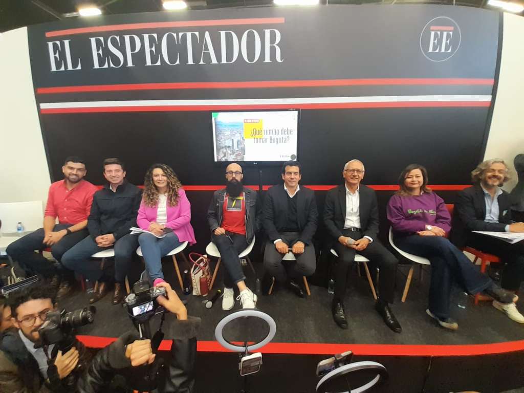 La conversación giró en torno a las propuestas de los precandidatos frente a los retos de movilidad, seguridad y programas sociales.
