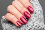 Kapping vs. Dipping en uñas: ¿Cuál es la diferencia en tu manicure?