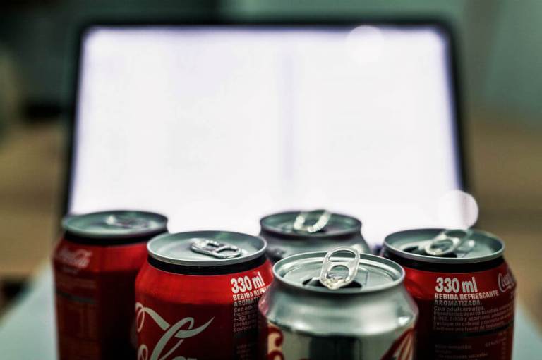 Coca Cola: cuestionada por pagar 8 millones de euros para influir en la ciencia de Francia