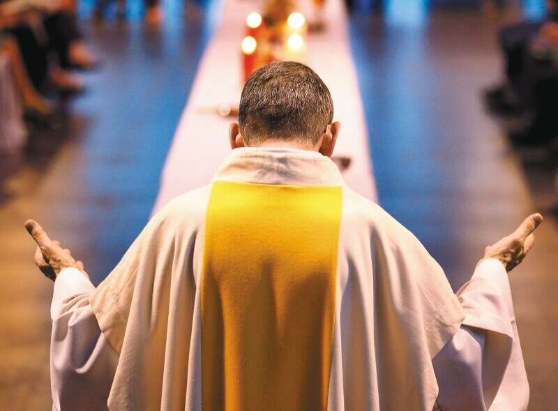 En tiempos de nuevo coronavirus fueron cerradas las iglesias católicas y no católicas y la oración se trasladó a los hogares. / Archivo