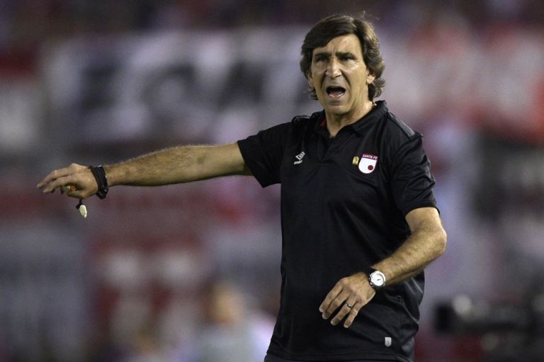 “Los clásicos son un campeonato aparte”: Gustavo Costas
