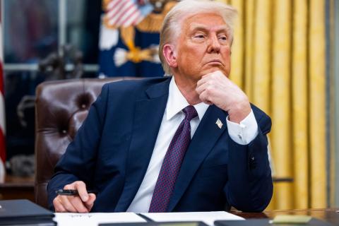 La danza de los aranceles: Trump prueba las aguas con Canadá y México primero