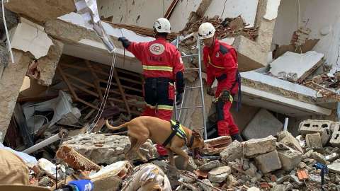 Las últimas señales de vida en las ruinas del doble terremoto en Venezuela dejan resignación