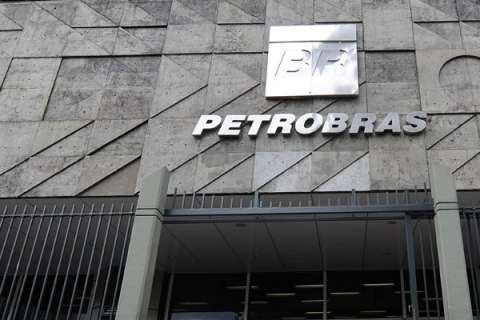 Ganancia de brasileña Petrobras cae 89%