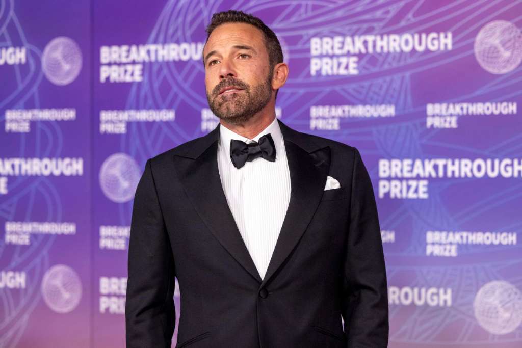 SANTA MONICA (United States), 19/04/2026.- Ben Affleck arrives during the 12th Breakthrough Prize red carpet ceremony at the Barker Hangar in Santa Monica, California, USA, 18 April 2026. EFE/EPA/JILL CONNELLY