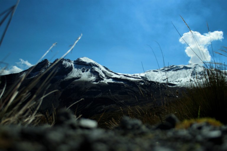 Así se buscan microorganismos en los ambientes más inhóspitos de Colombia