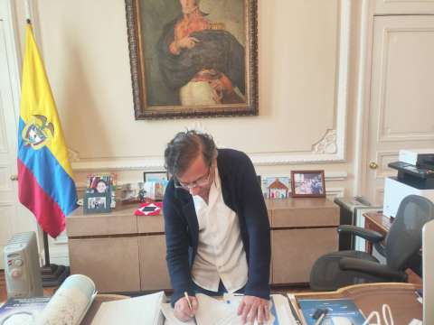 “Ya la discusión no es jurídica”: Petro tras freno al decretazo de la consulta