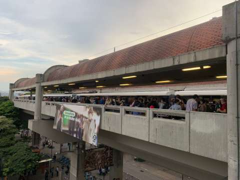 Por incidente con una persona, Metro de Medellín tuvo suspensiones en operación