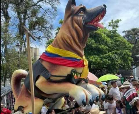 (Video) Con enorme carroza, así rindieron homenaje a perro Wilson en Ibagué