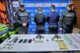 Sorprenden a dos policías extorsionando a un conductor en Bogotá: así los capturaron
