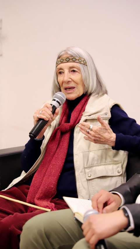 Un reencuentro con Albalucía Ángel, 50 años después de “Estaba la pájara pinta sentada en el verde limón”