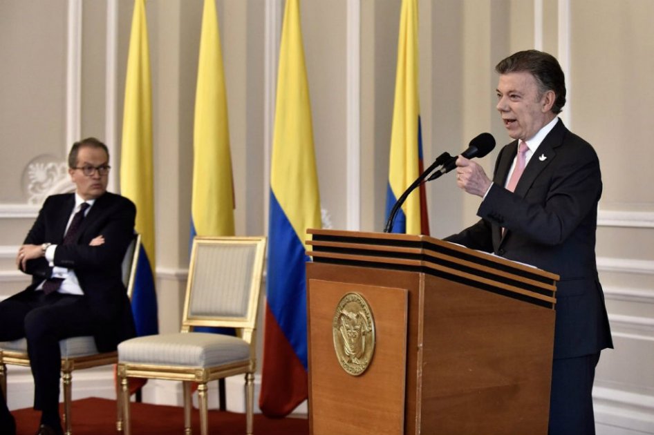 El presidente Juan Manuel Santos con el nuevo procurador, Fernando Carrillo. / SIG- Presidencia