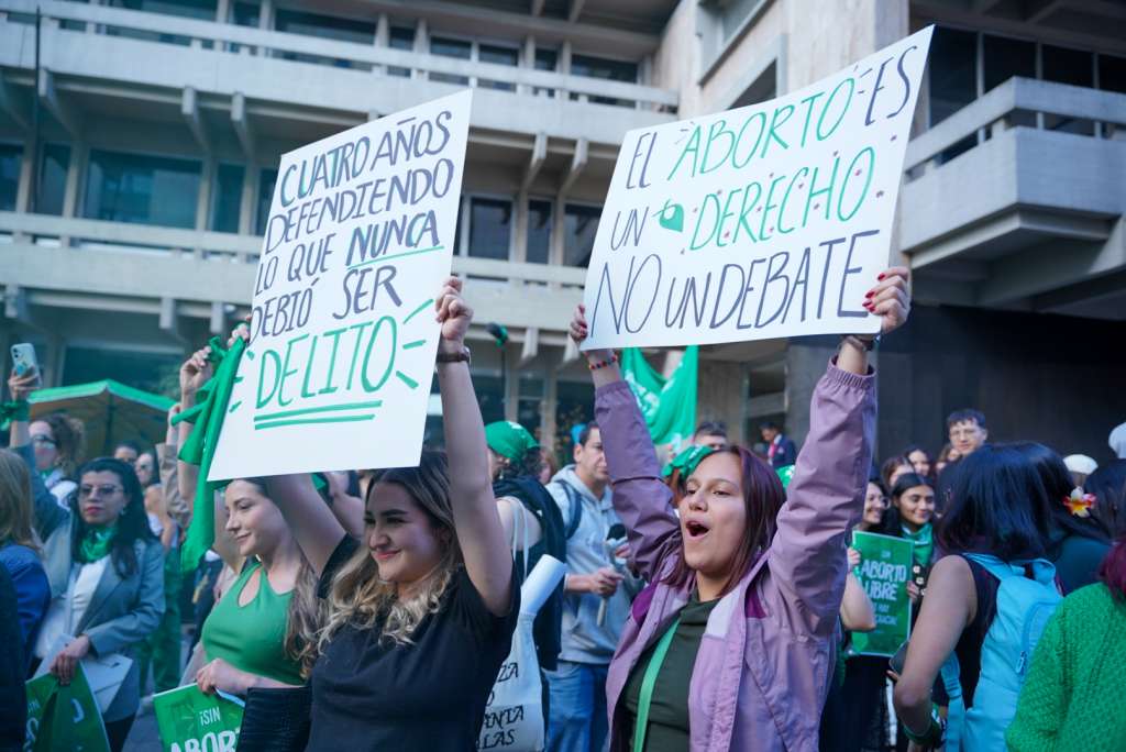 Se conmemoró el cuarto aniversario de la sentencia que despenalizó el aborto hasta la semana 24 en Colombia.