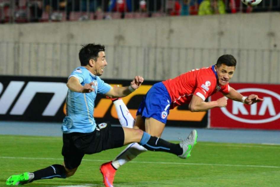 Jorge Fucile criticó a Alexis Sánchez. Foto: AFP