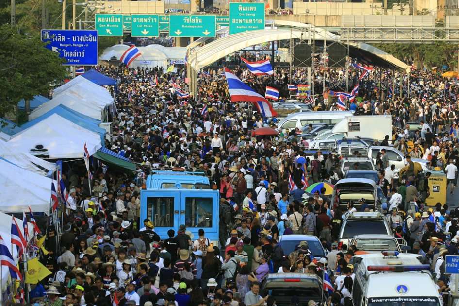 Una nueva oleada de protestas que persigue forzar la dimisión del Gobierno interino y la suspensión de las elecciones del 2 de febrero. / EFE