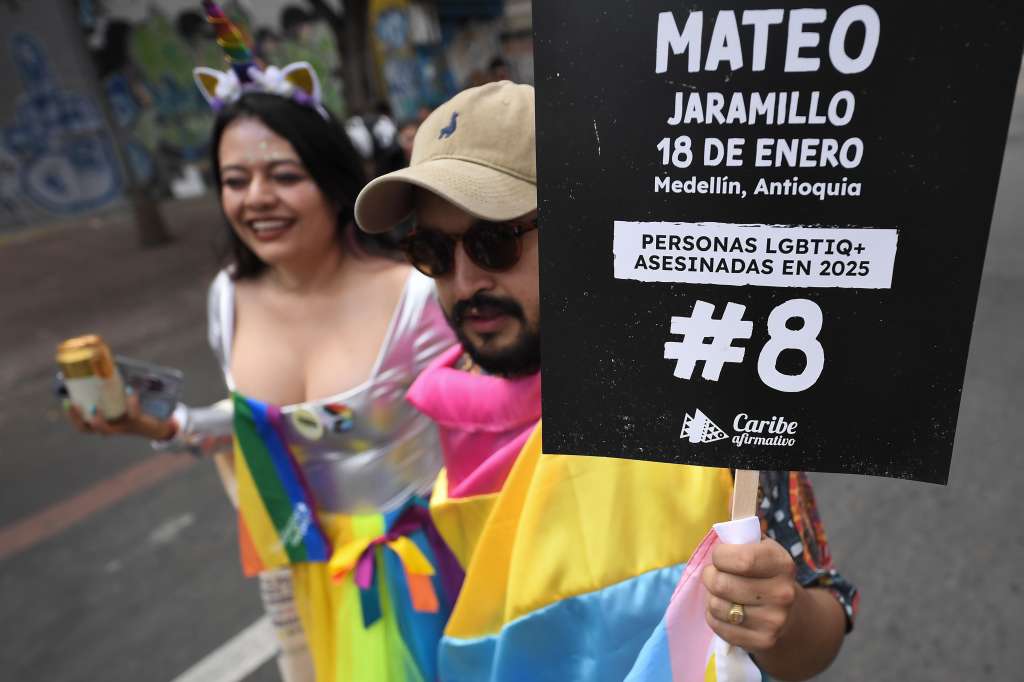No es solo fiesta: en Colombia ser LGBTIQ+ aún significa enfrentar violencia, precariedad y discriminación estructural.
