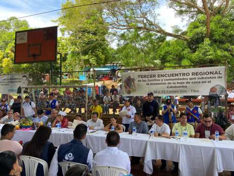 En medio de hostigamientos, cocaleros del Catatumbo definieron propuestas a Petro