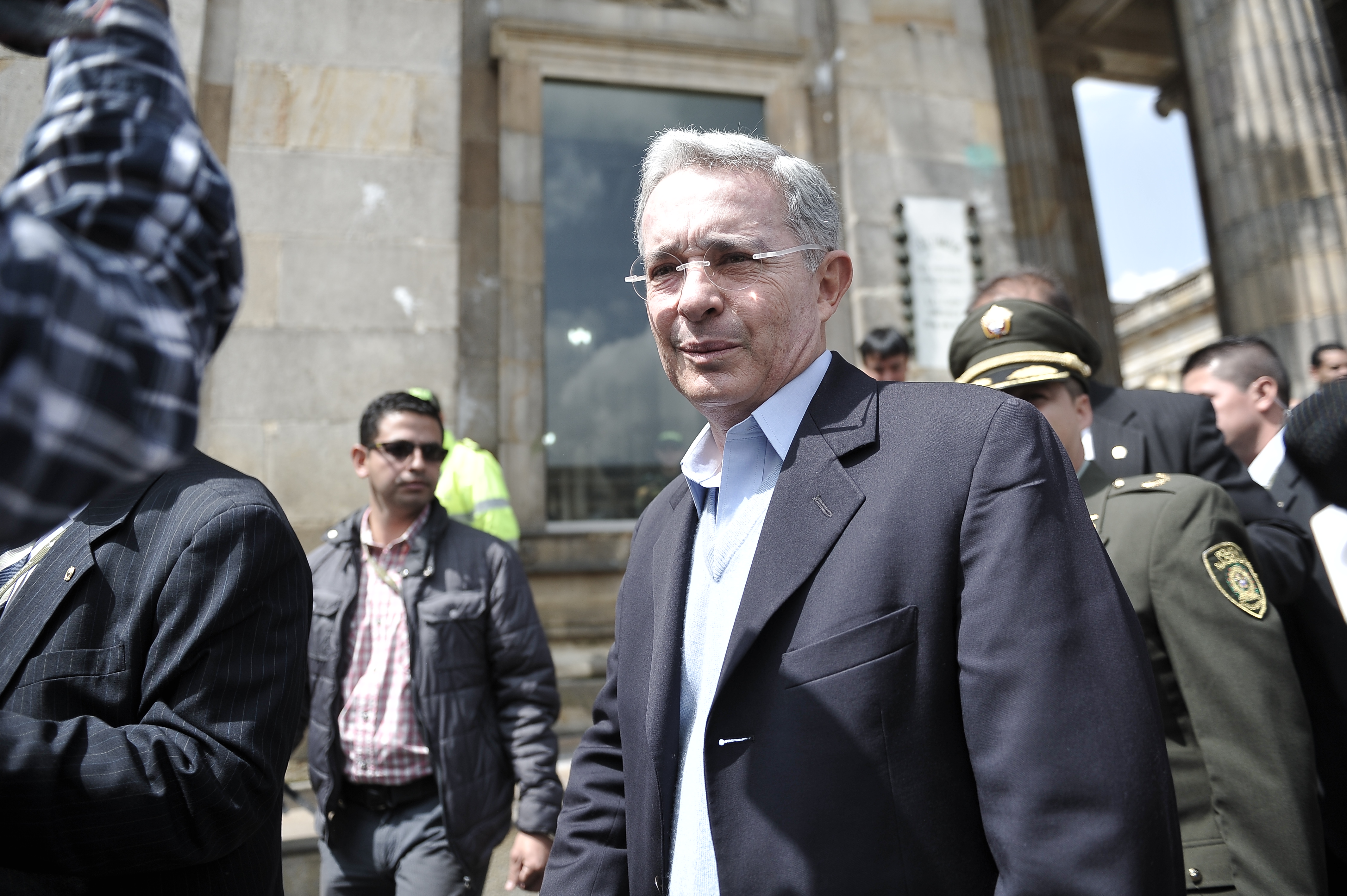 Expresidente de Colombia, ejerce su derecho al voto para las elecciones legislativas de 2014 en la Plaza de Bolívar de Bogotá.