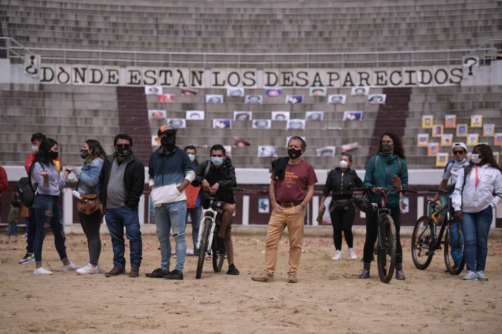 Exposición realizada en la Plaza de toros La Santamaría en el marco del día internacional de las víctimas de desaparición forzada.