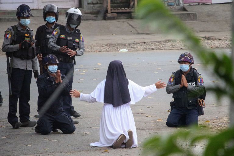 Las monjas de Birmania, protagonistas en las protestas contra la junta militar