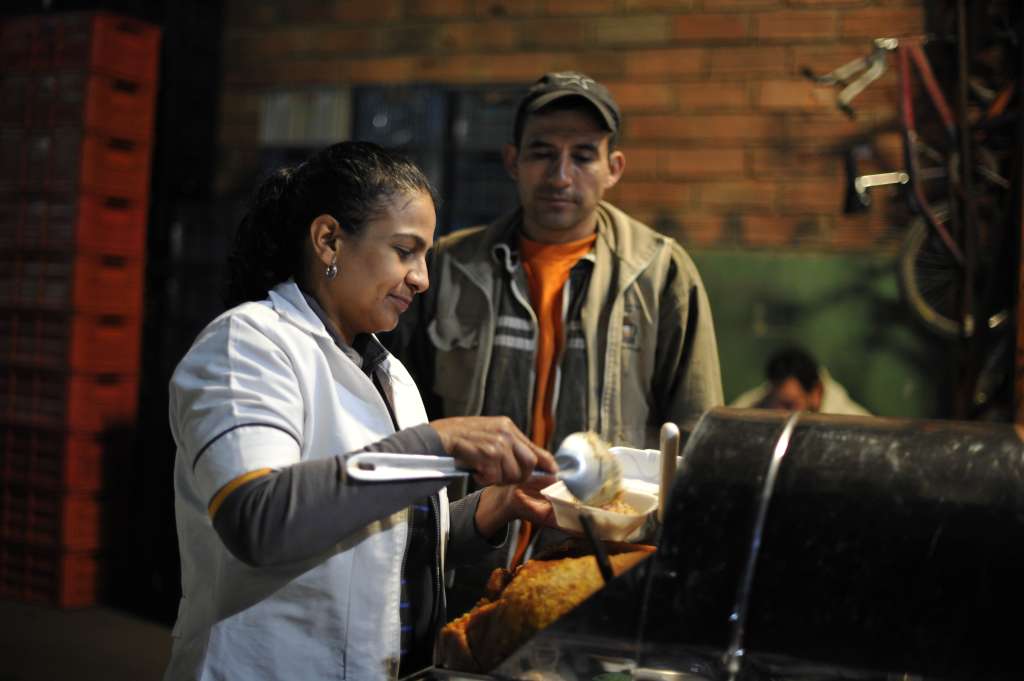 Central mayorista de mercado en Bogotá, donde venden verduras, frutas, legumbres, hortalizas entre otros.