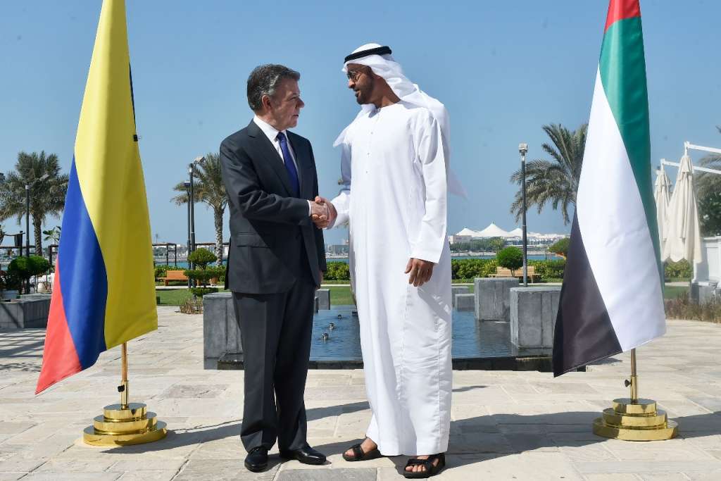 El presidente Juan Manuel Santos con el Príncipe Heredero de Abu Dhabi, Sheikh Mohammed bin Zayed Al Nahyan. / César Carrión / SIG