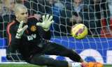Víctor Valdés confirmó su salida de Manchester United
