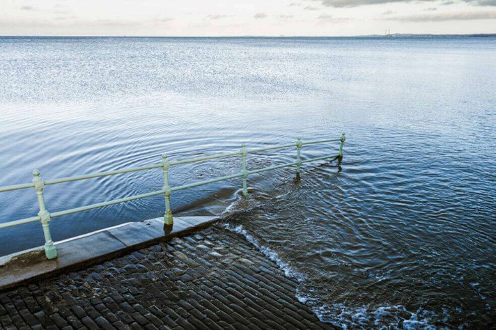 El nivel del mar aumenta como resultado del derretimiento de las capas de hielo, como las que cubren Groenlandia y la Antártida. / NASA