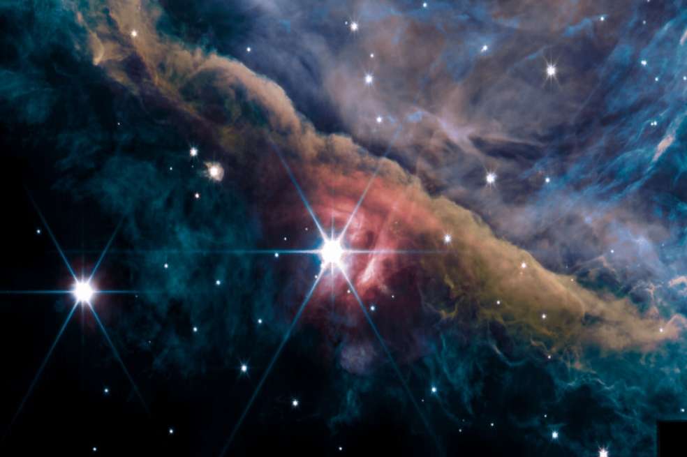 La región interior de la nebulosa de Orión vista por el instrumento NIRCam del telescopio espacial James Webb.