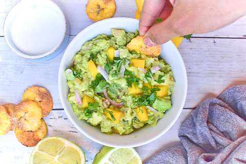 Guacamole con mango, una receta creativa para probar