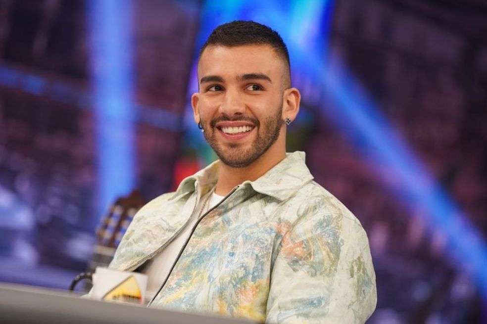 El cantante Manuel Turizo asistió a la octava entrega de los Latin American Music Awards con un vestuario que dejó a más de uno sorprendido.