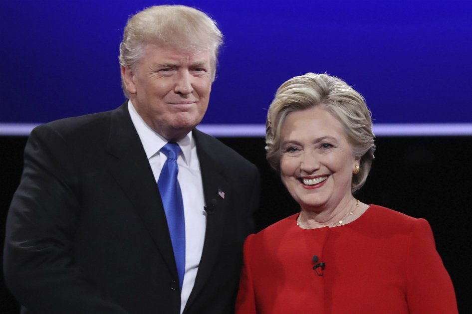 Ambos candidatos antes del primer debate. / EFE