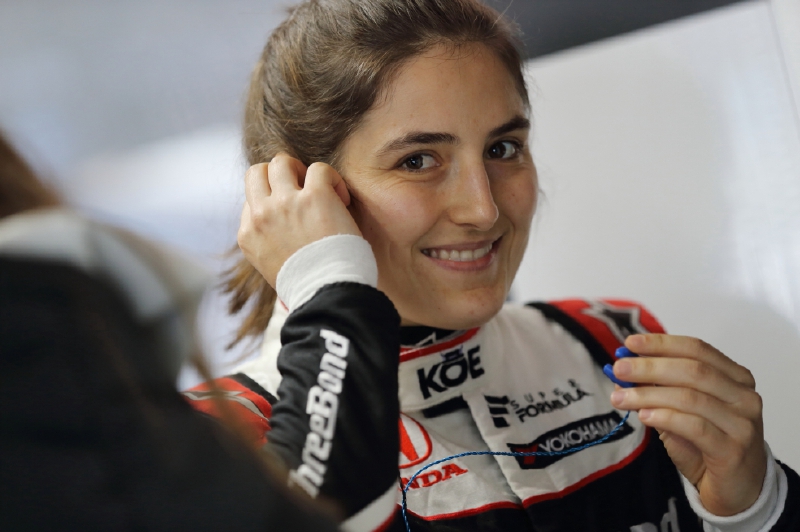 En julio de 2021, Tatiana probó por primera vez un auto de la serie en el circuito de Mid-Ohio,
