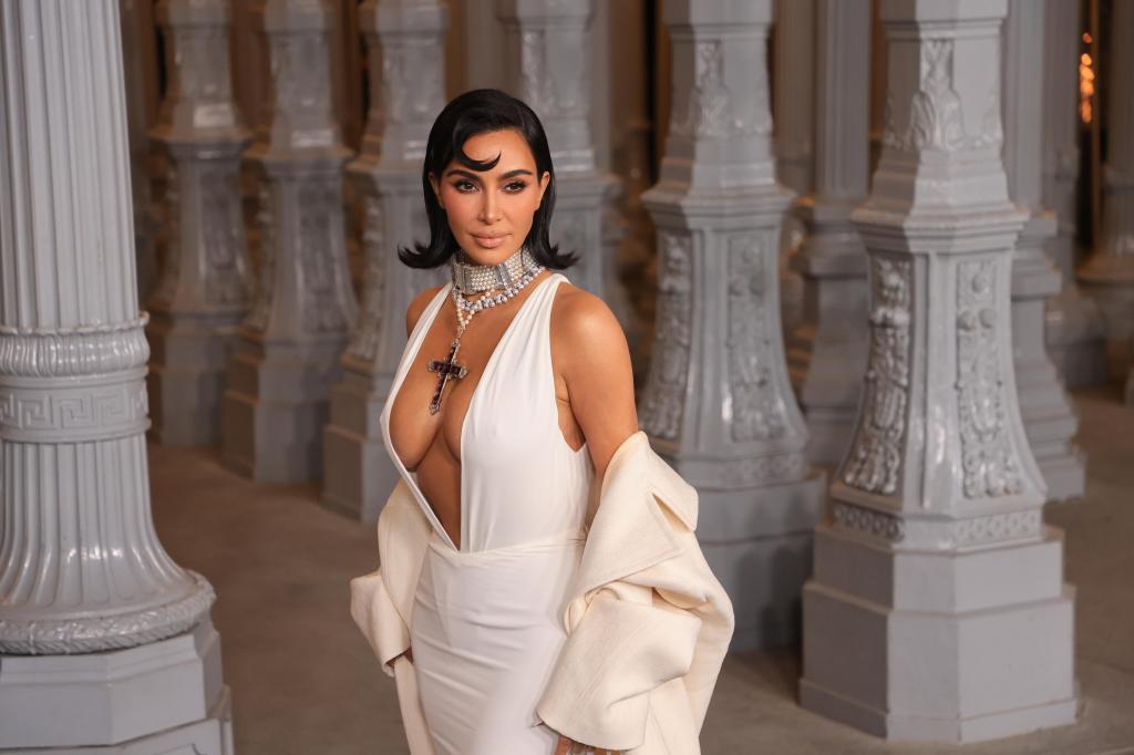 Los Angeles (United States), 03/11/2024.- Kim Kardashian arrives at Los Angeles County Museum of Art's (LACMA) 13th annual Art+Film Gala in Los Angeles, California, USA, 02 November 2024. EFE/EPA/DAVID SWANSON