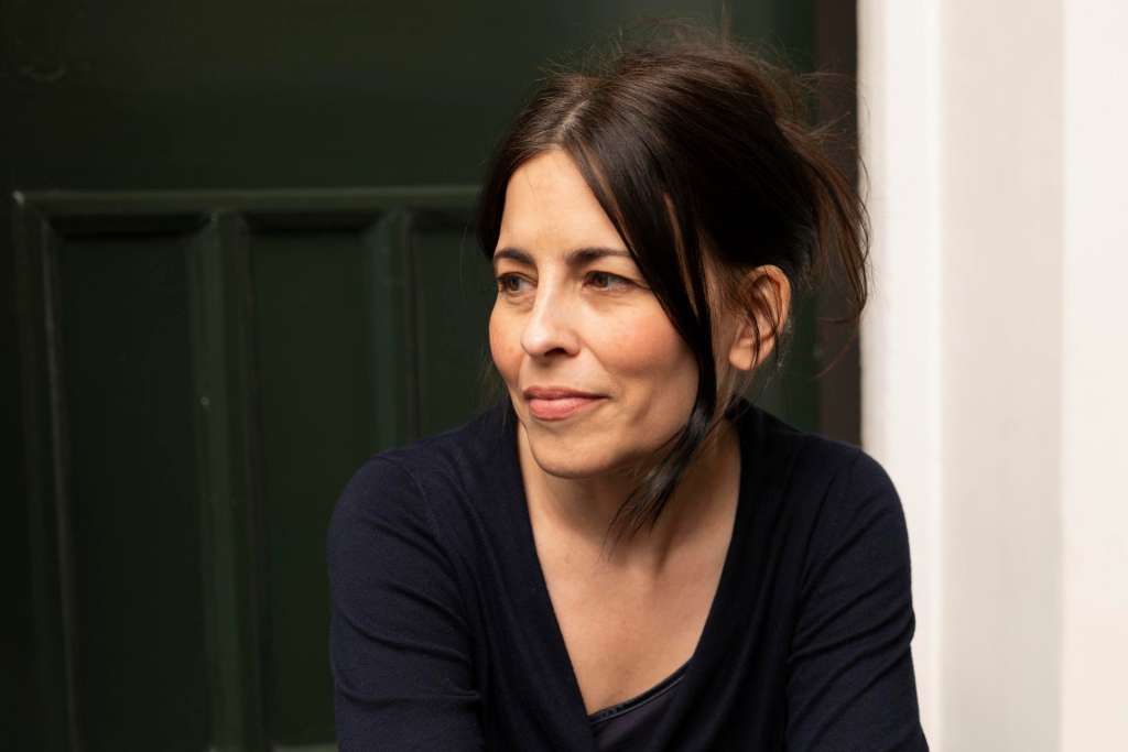 Madrid, 02/01/2026.- Una elección aparentemente simple como el nombre recibido al nacer puede cambiar el rumbo de una vida. Con esta idea como punto partida, la escritora británica Florence Knapp escribió 'Los nombres', su primera novela, un éxito de ventas en Reino Unido, traducido a más de 25 idiomas y que inaugura las novedades editoriales de 2026. EFE/Sophie Davidson / editorial Salamandra. -SOLO USO EDITORIAL/SOLO DISPONIBLE PARA ILUSTRAR LA NOTICIA QUE ACOMPAÑA (CRÉDITO OBLIGATORIO)-