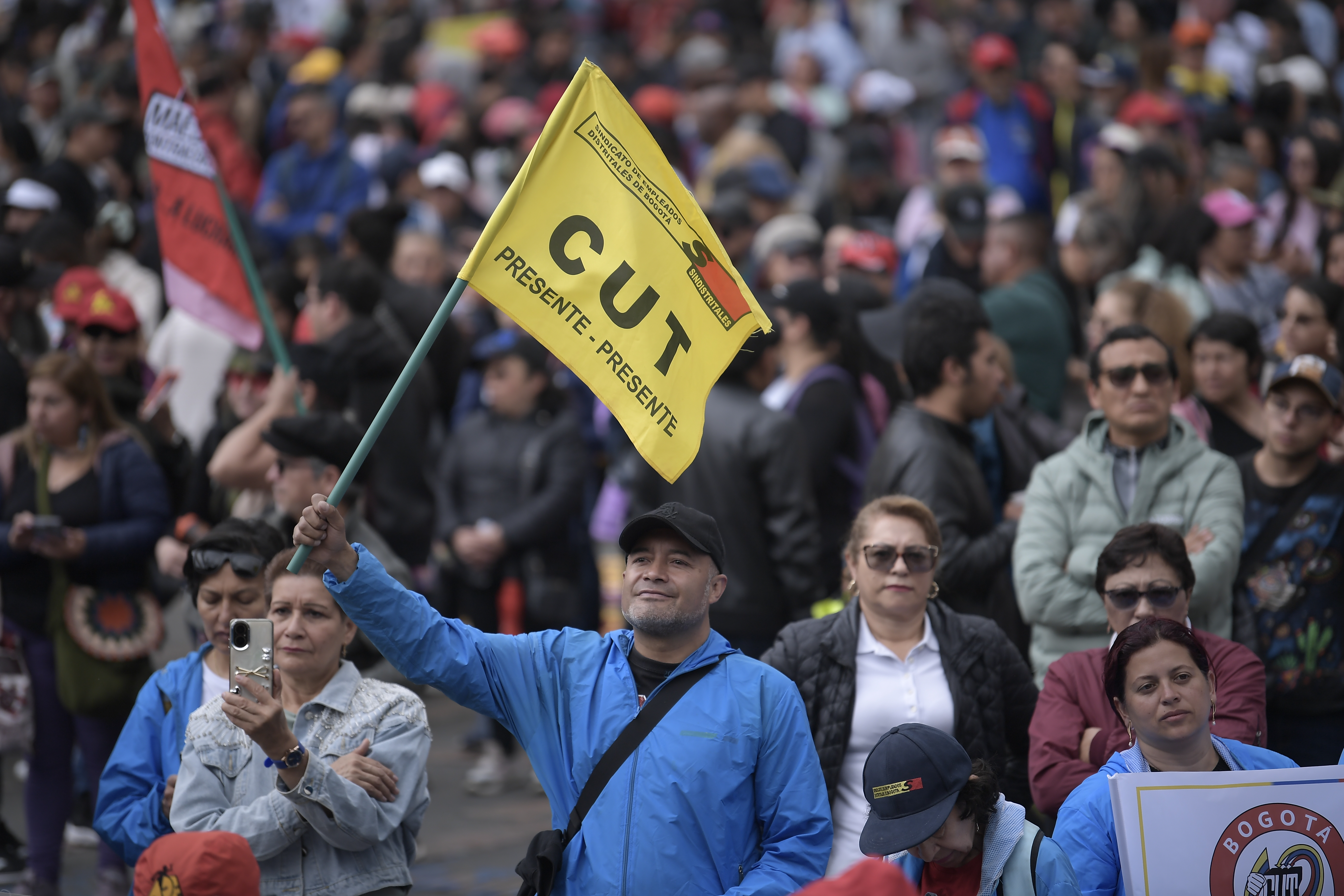 Movilización de algunos sindicatos de maestros de Bogotá,  convocaron a un paro de 24 horas para marchar en contra de la administración del alcalde Carlos Fernando Galán.