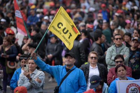 Nuevo decreto laboral genera tensiones entre gremios y empresarios