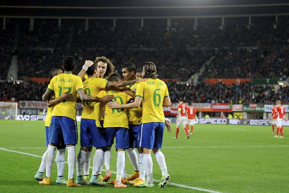 Brasil celebra su sexta victoria en la era Dunga. Foto: AFP