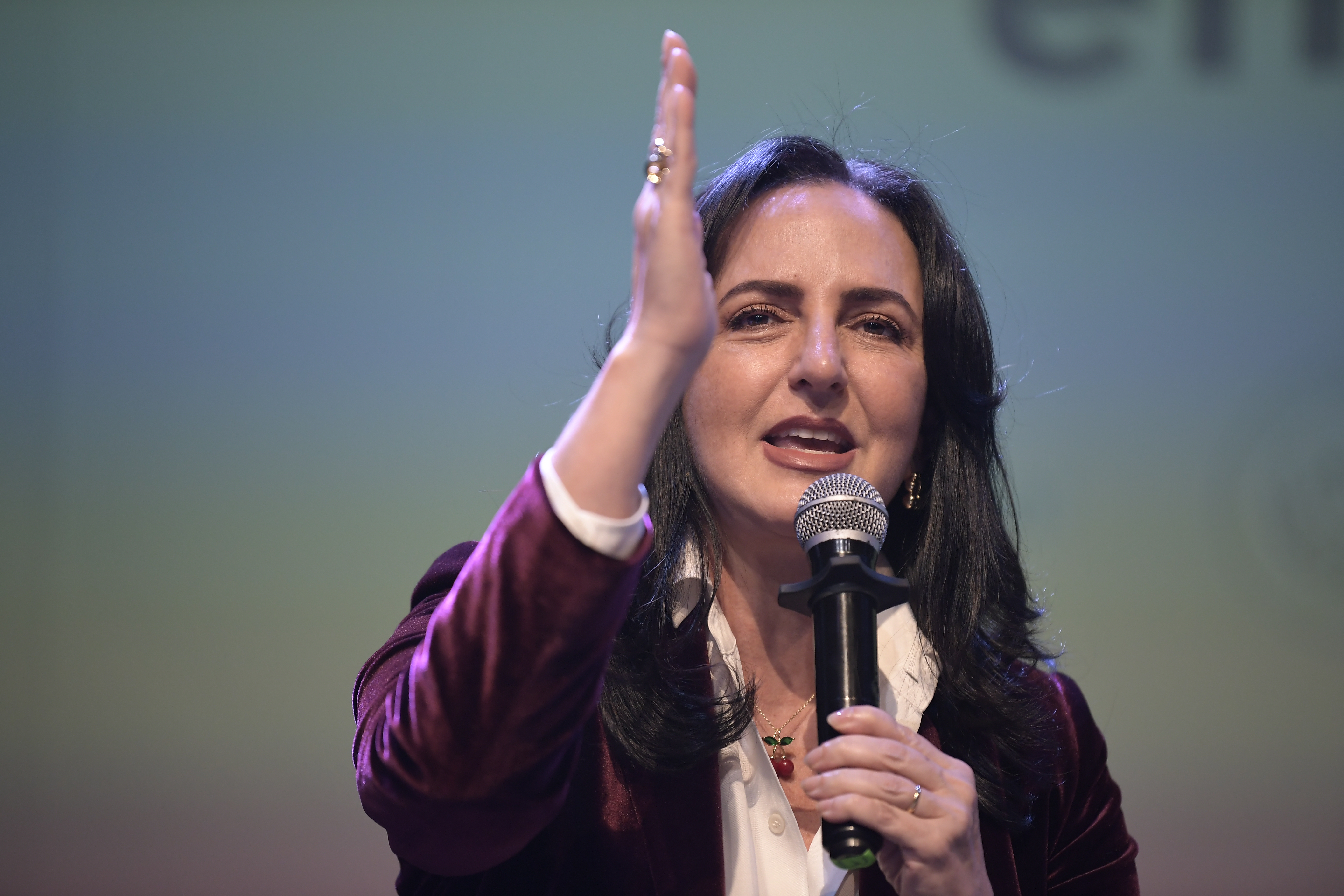 Precandidata presidencial durante el debate sobre educación y seguridad organizado por la Fundación Universitaria Los Libertadores, Foros El Espectador y Caracol Televisión realizado en el Gimnasio Moderno.